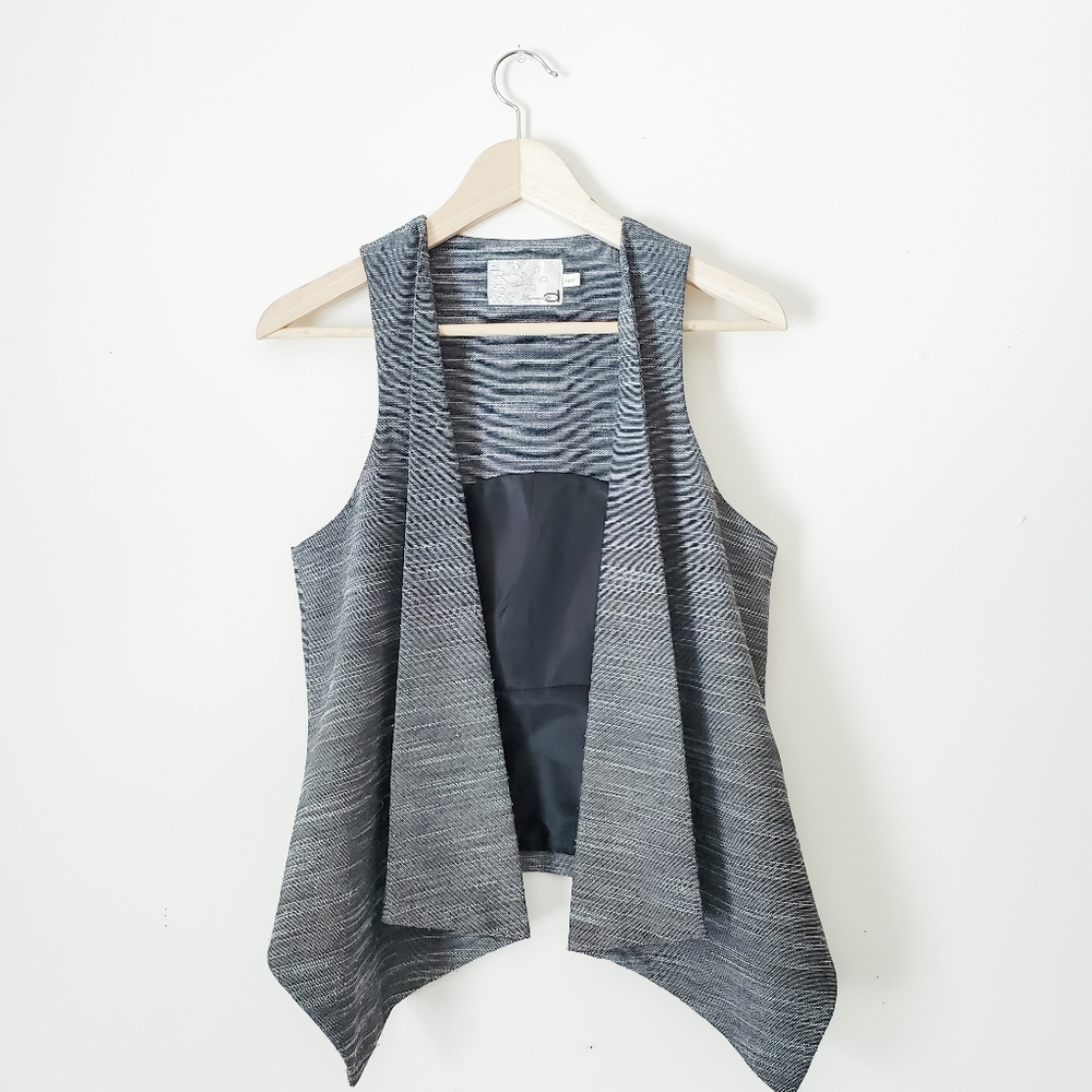Dynamite Gray Marled Sleeveless Vest Size M